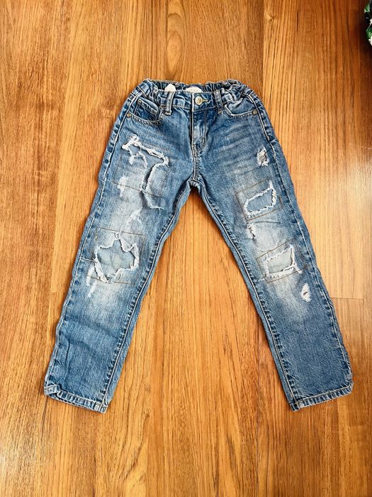 Почти новый джинсы размер на 4,5 лет