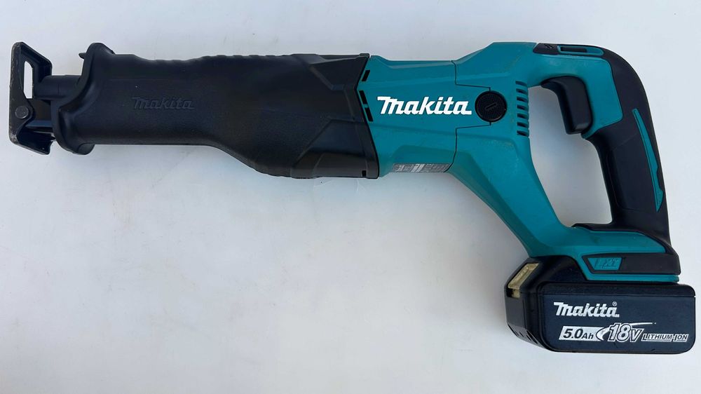Makita DJR186 - Акумулаторен саблен трион 18V 5.0Ah