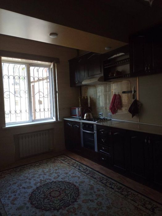 Сдаётся квартира Юнусабад 4 й квартал. Ориентир Шифо Нур клиника.