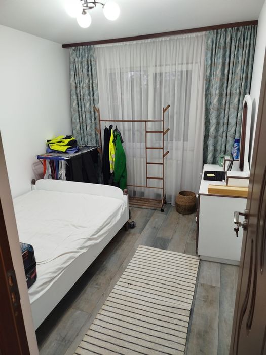 Inchiriez apartament 3 camere zona vest Ploiesti