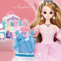 Роскошная кукла принцесса с 4 платьями
