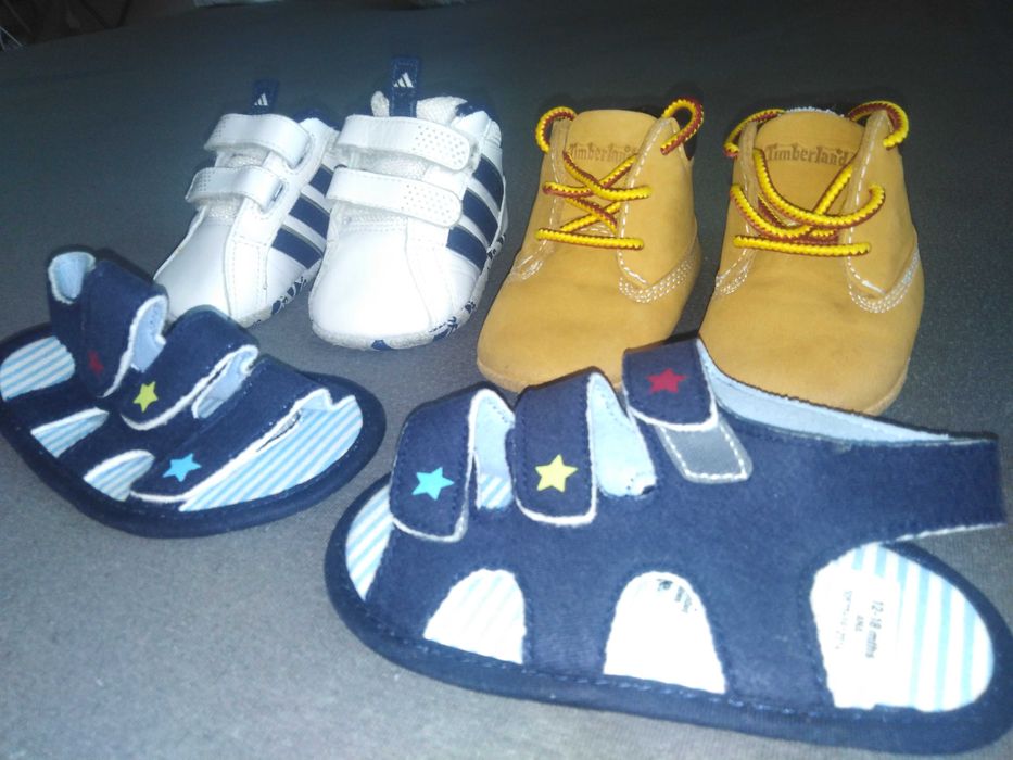 Нови маркови бебешки обувчици
