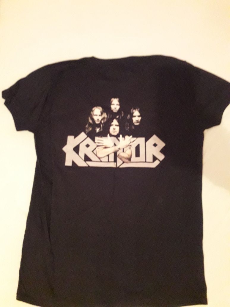 Продавам нова фланелка на KREATOR