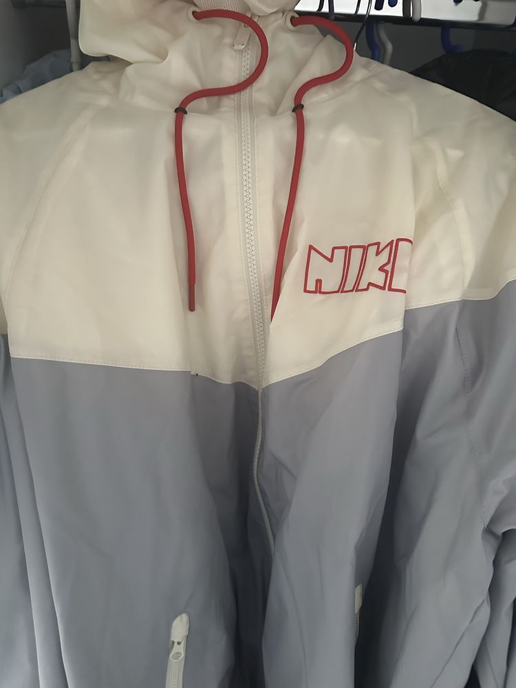 nike windbreaker