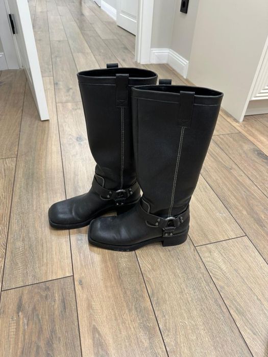 Черные сапоги высокие