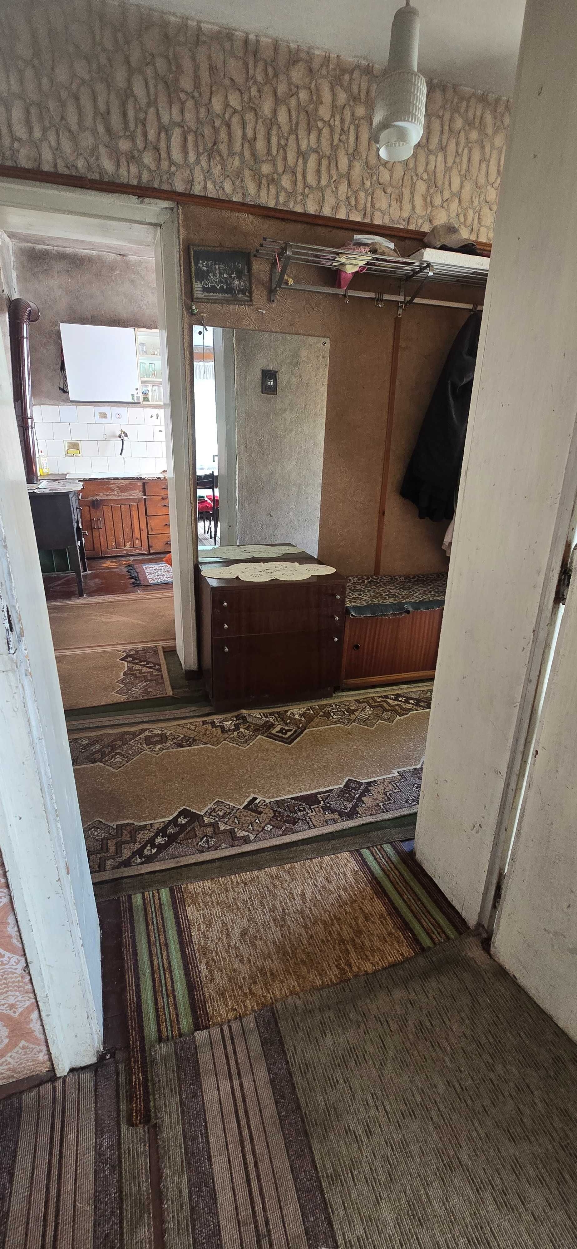 Продавам къща в с.Студена, обл.Перник
