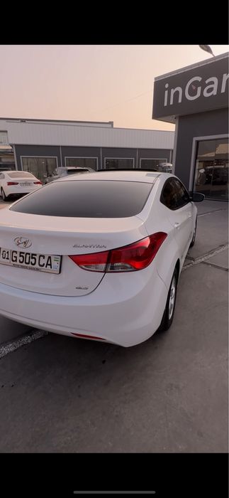 Hyundai Elantra 2011