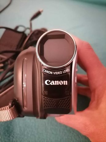 Canon MD235 Digital MiniDV Camcorder