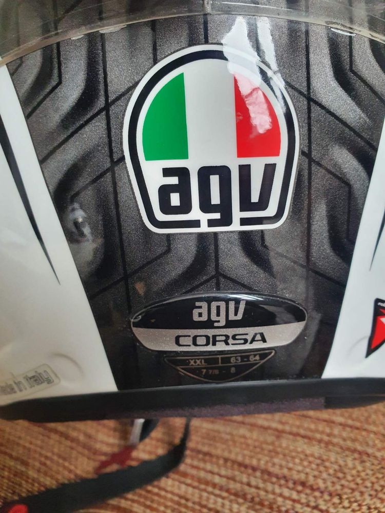 Каска AGV Corsa.