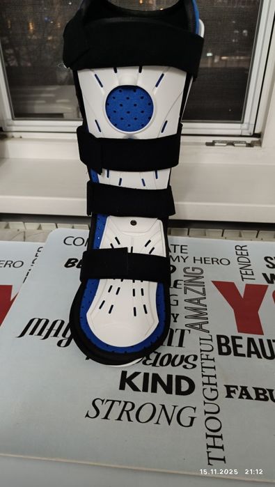 Бандаж голеностопный правый