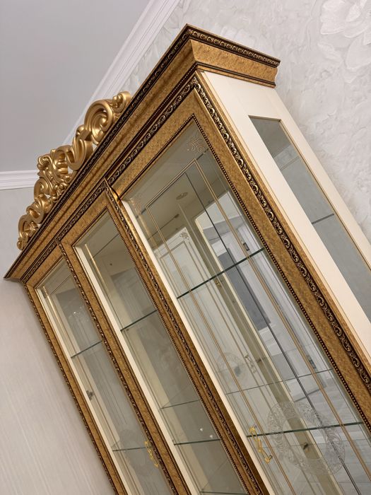 Шкаф-витрина Вера Версаль 180000