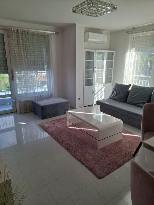 Дава се под наем Тристаен апартамент в София, Карпузица - 115 кв.м за 600 € - Снимка #1