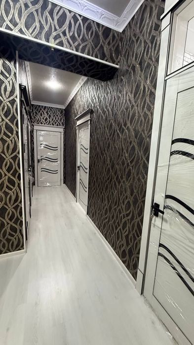 Ekskvatornida 3 xonali uy sotiladi