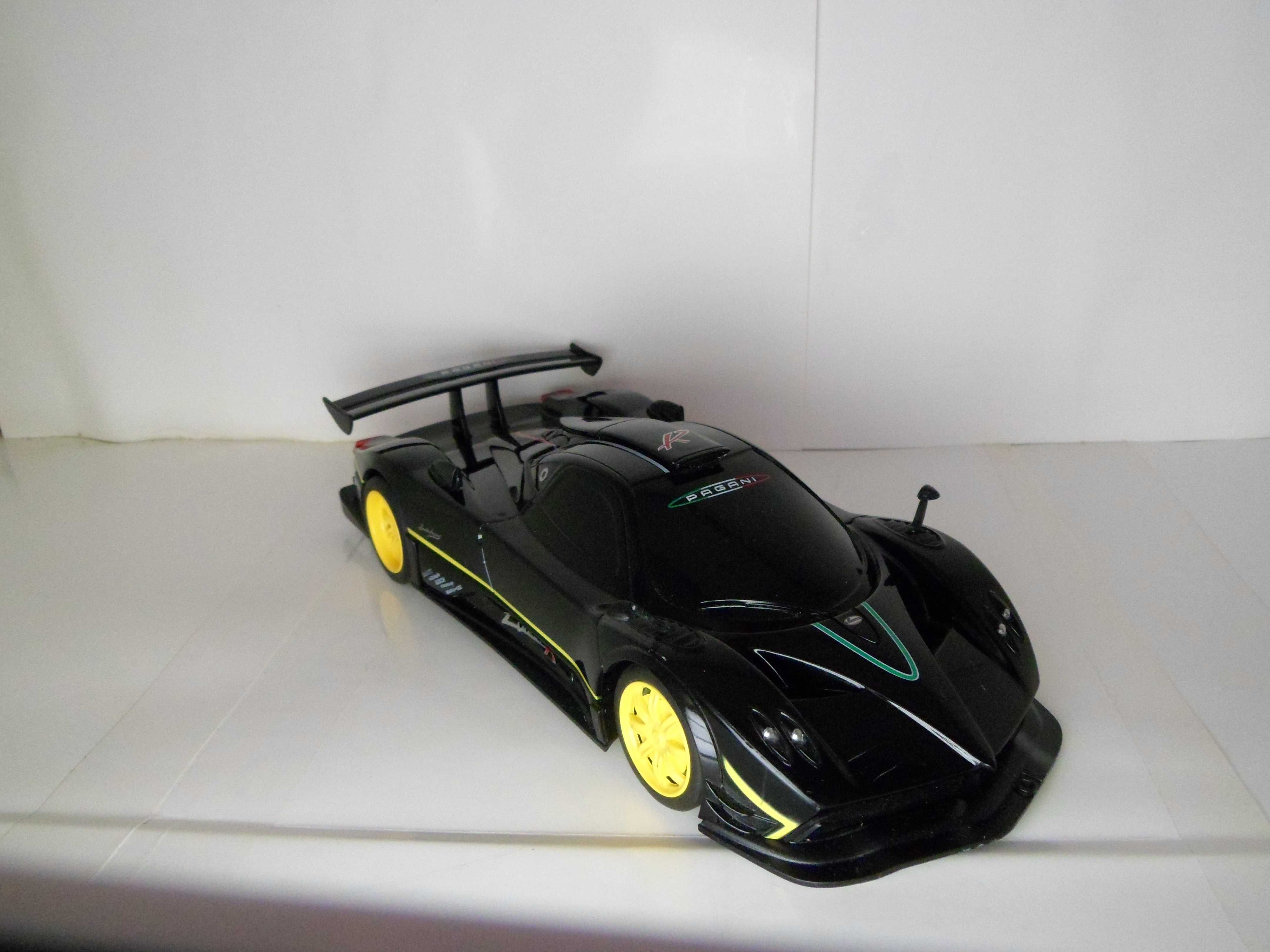 Pagani ZondaR 1/24 - MondoMotors RC - plastic