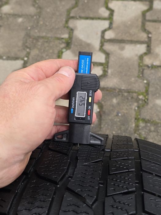 225 50 18 Continental