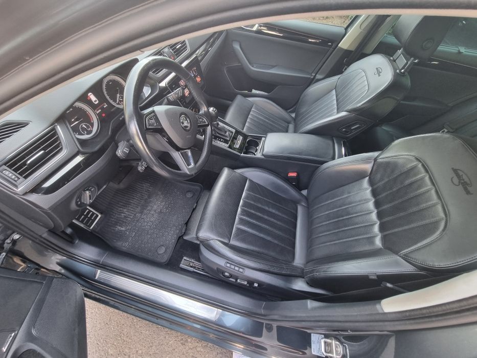 Skoda Superb 4x4 Laurin Klement 2.0 TDI Webasto Canton Distronic DCC