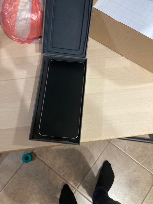 Samsung S25 128gb нов с гаранция