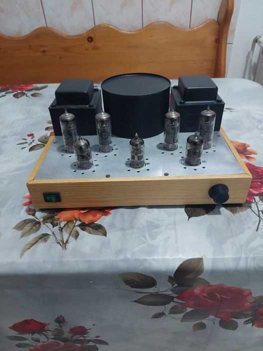 Amplificatoare pe lampi.