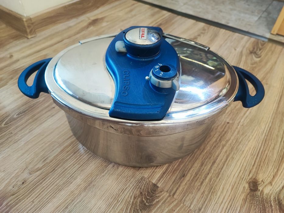 Тенджера под налягане Tefal  Clipao 8l.