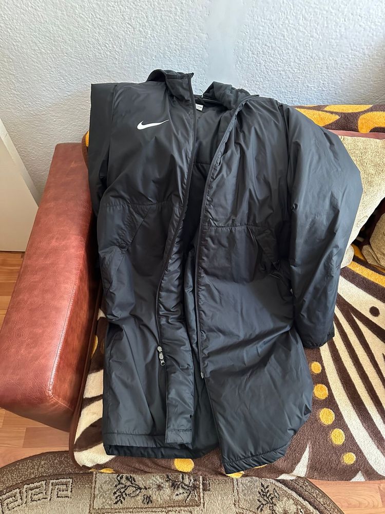 Geaca lunga Nike
