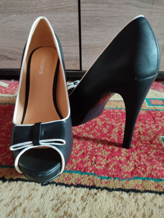 Туфли на высоком каблуке