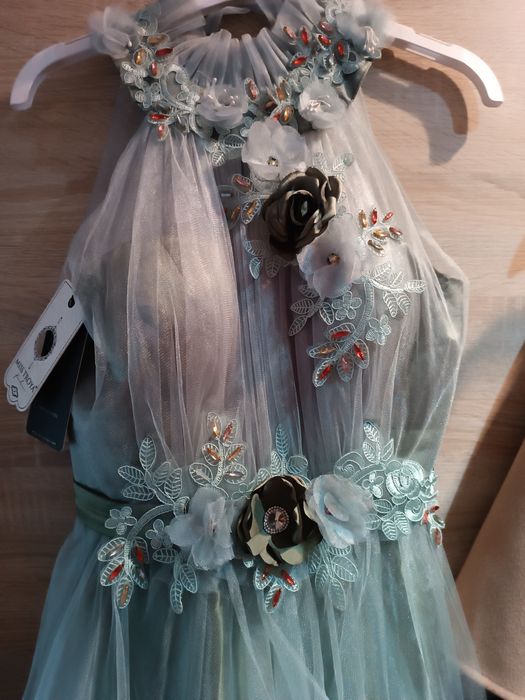 Vând rochie elegantă