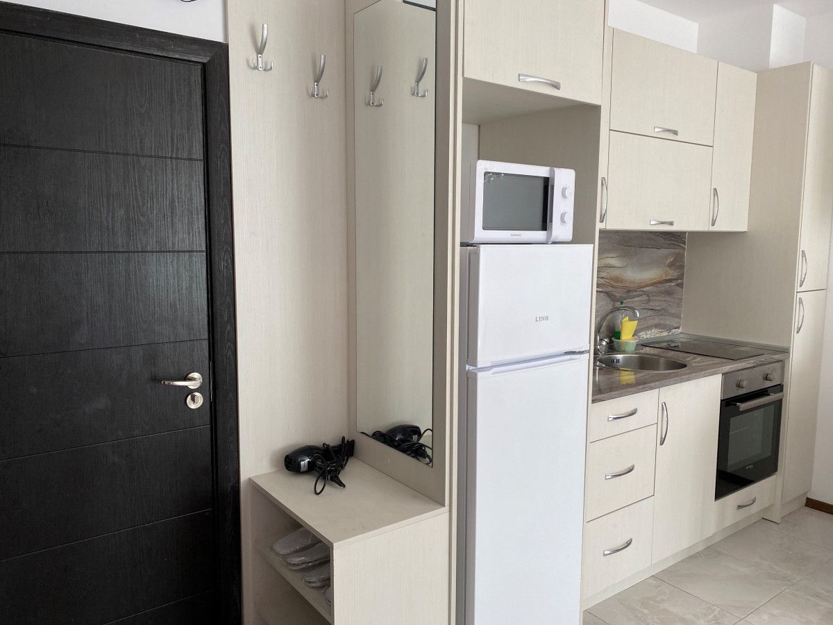 Продава се Двустаен апартамент в Приморско - 49 кв.м за 1327 €/кв.м - Снимка #2