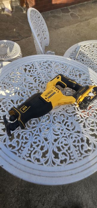 fierastrau sabie dewalt dcs382 brushless