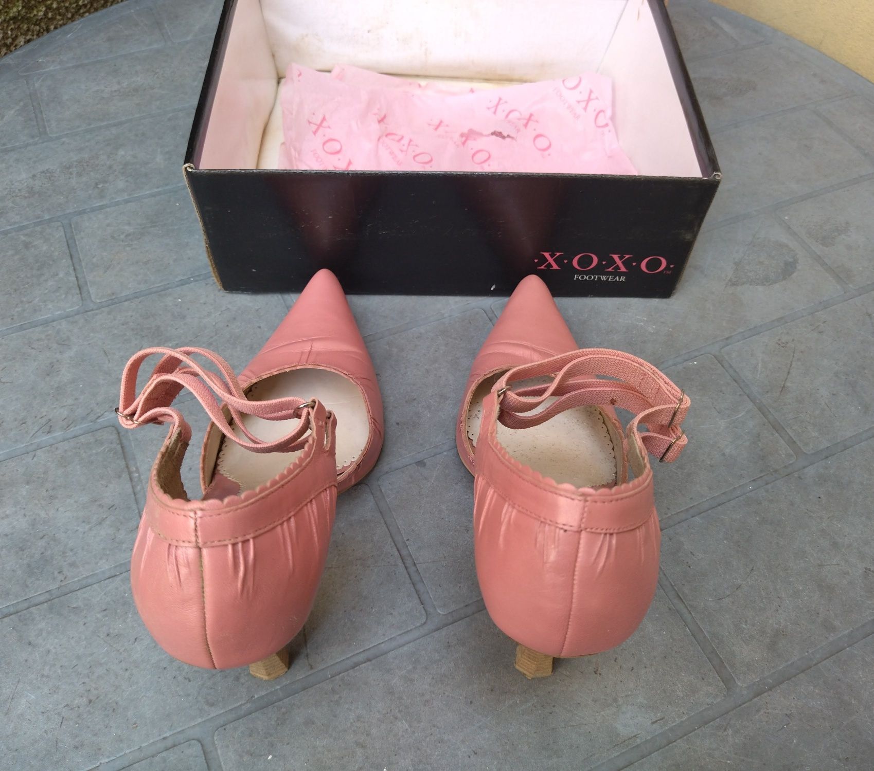 Дамски обувки "XOXO"