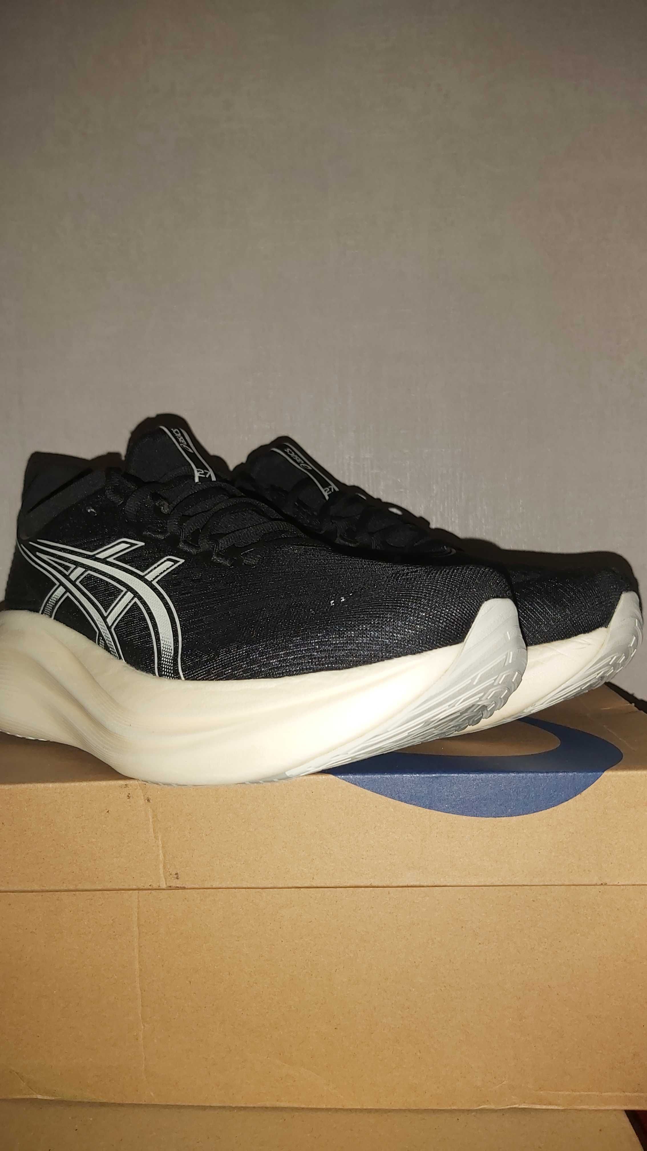 Asics Gel-Nimbus 27 - Номер 43 1/2