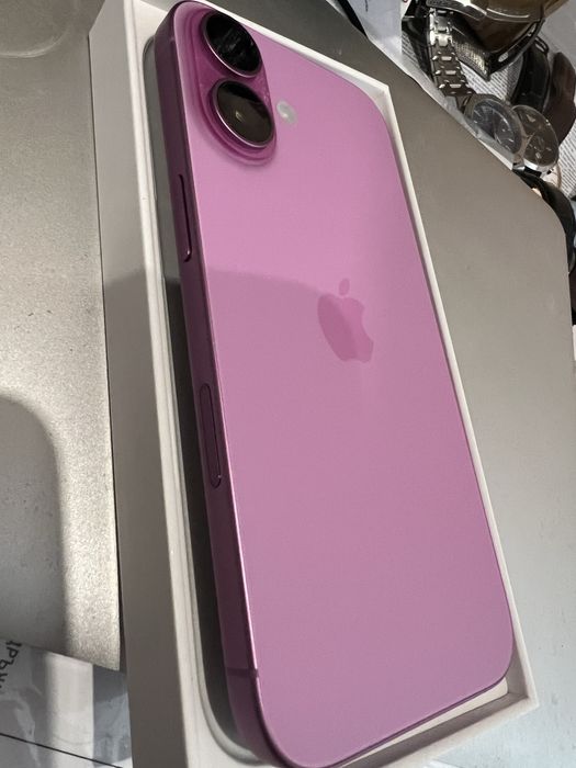 iPhone 16 Розов нов с фактура от Technopolis