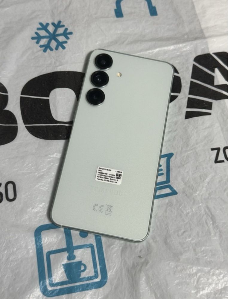 ЧИСТО НОВ 128GB Samsung Galaxy S25 Гаранция Зора 2027 г. Mint