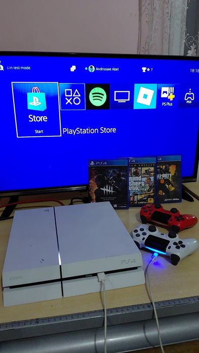 Ps4 Alb (Glacier White) 500gb 2 manete si jocuri