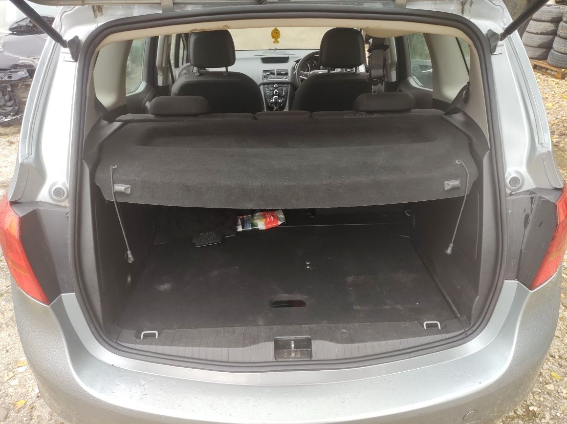 Opel Meriva B на части