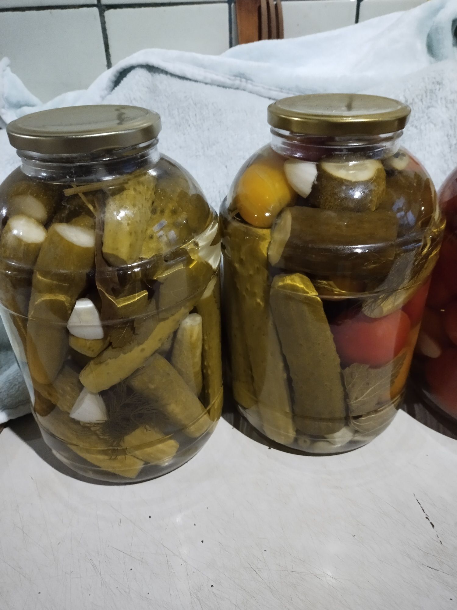 Домашние соленья , салаты, варенье.