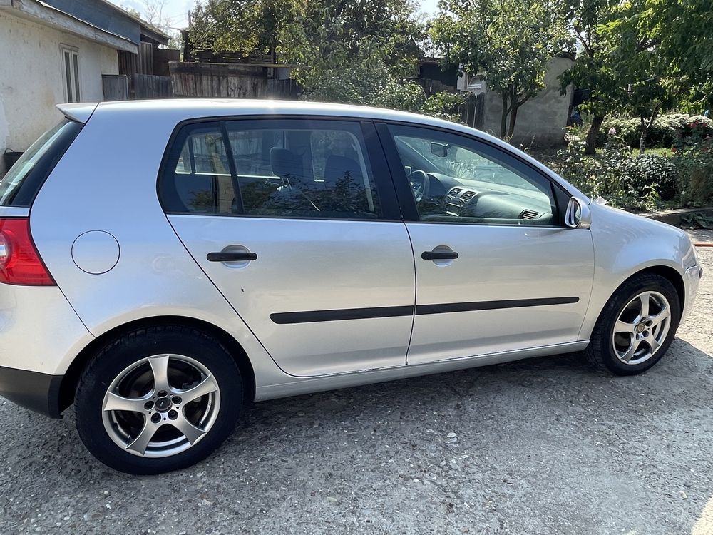 VW Golf 5 2005 1.4 benzina