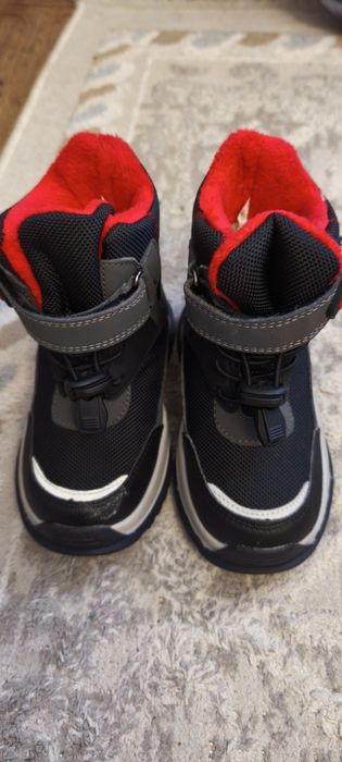 Детская зимняя обувь на мальчика 23 размер.