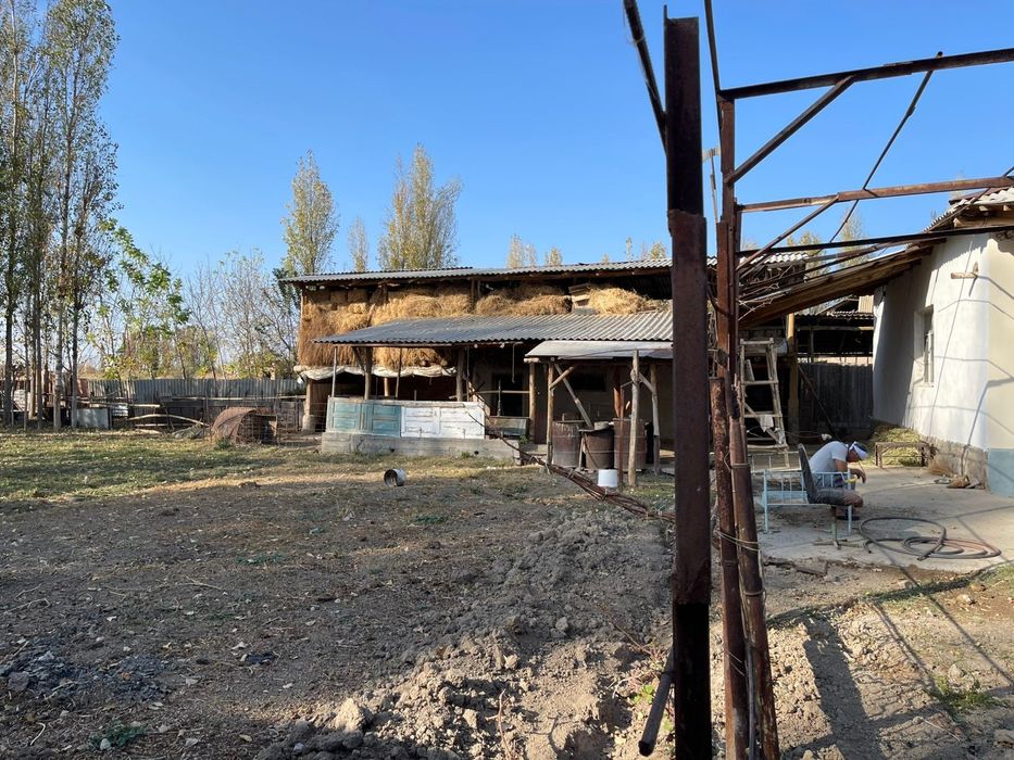 Уй сотилади 13 соток