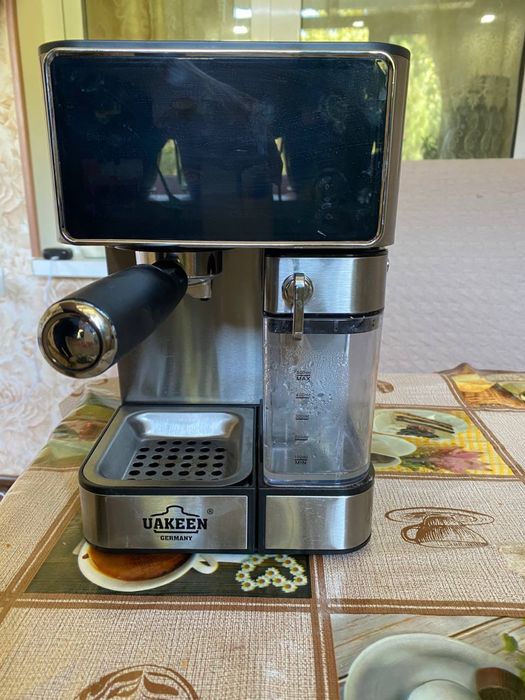 Coffee machine (kofe mashina) sotiladi yangiroq faqat 1mattaishlatilga