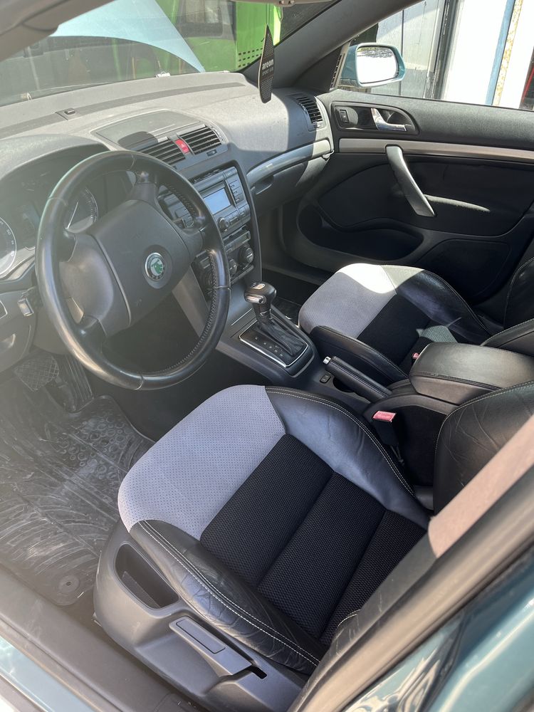 Шкода Октавия 2 2006 г DSG 6 степенен автомат  1,9 105кс VRS Визия