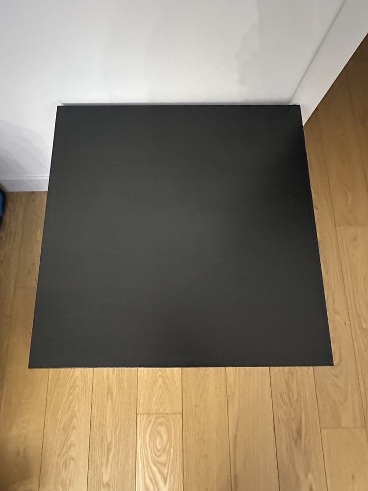 Masa neagra de cafea sau de balcon