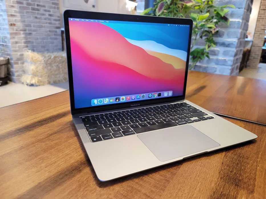 Macbook air M1 2020 8/256 | В хорошем состоянии | Зарядка и коробка