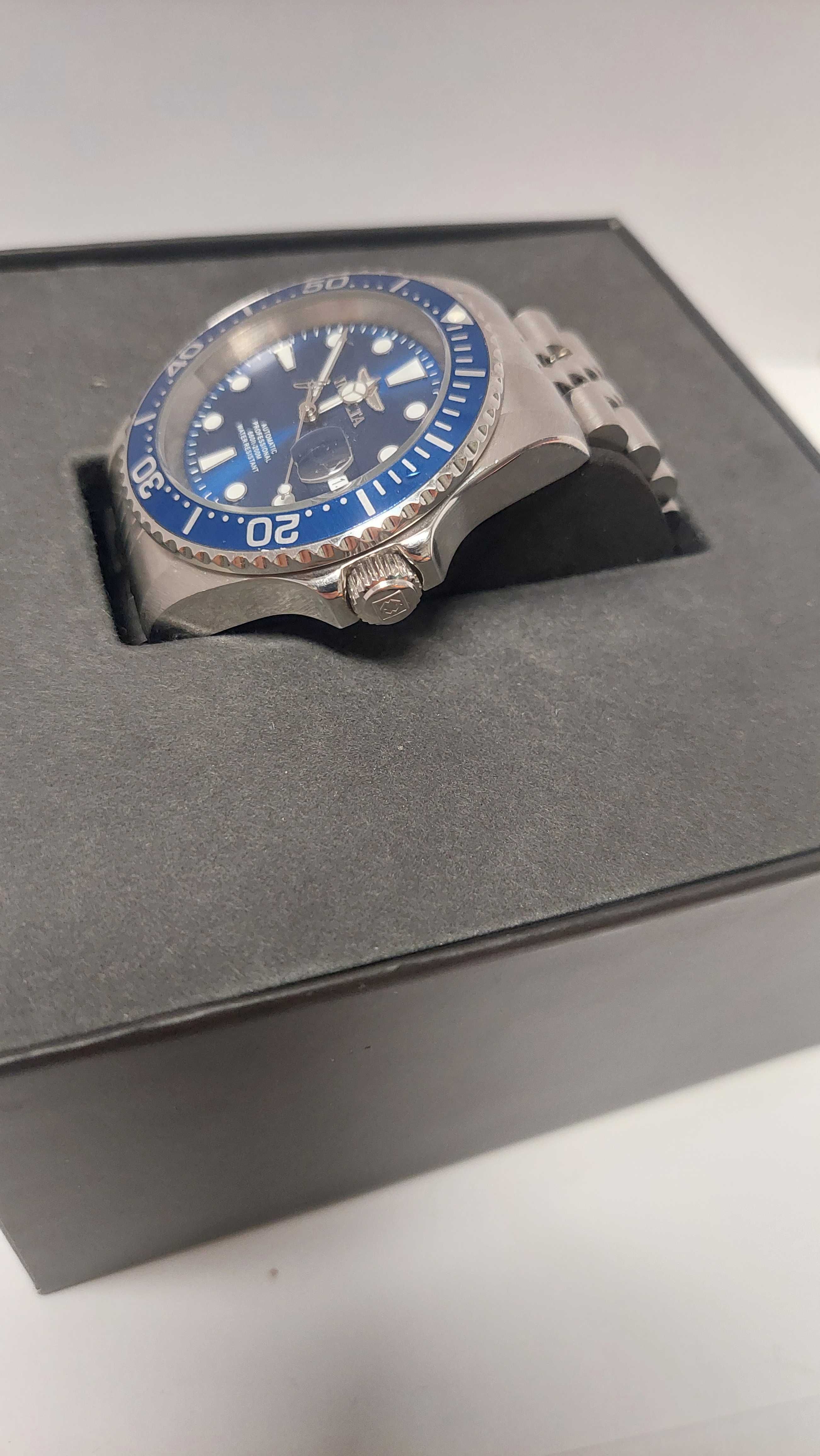 Часовник INVICTA 30092