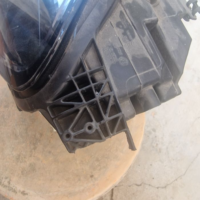 Ford PUMA 2020 ляв фар 3бр