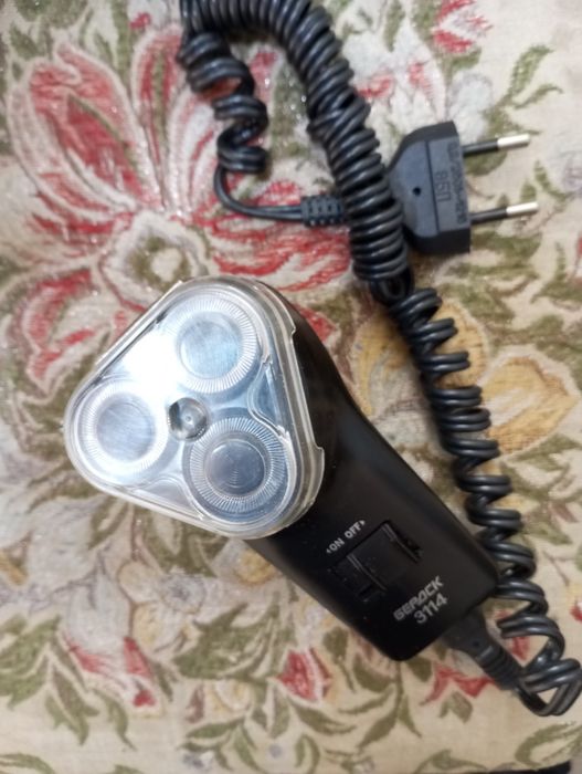 Продам электробритва "Бердск 3114".