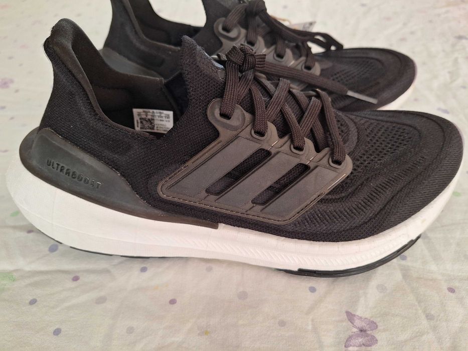 Дамски маратонки Adidas Ultraboost,Чисто нови.