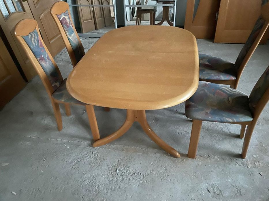 Обеденная зона с 6ю стульями