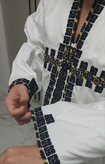 Camasa ie tradițională