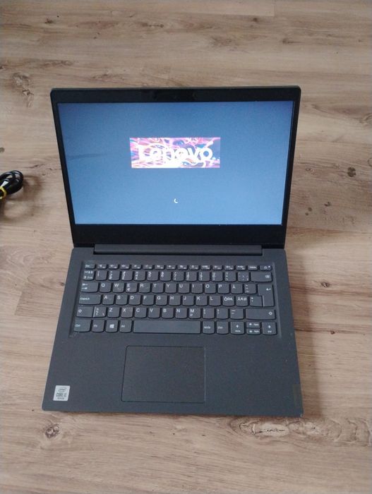 Vand laptop Lenovo 14, CPU i3 gen 10, 8Gb RAM, 256 GB SSD