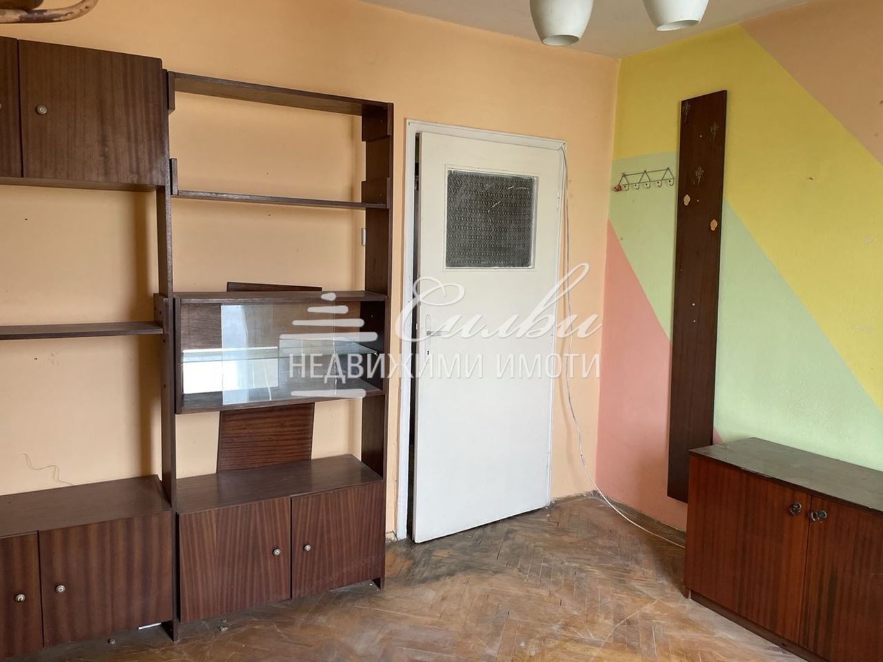 Продава се Тристаен апартамент в Шумен, Тракия - 78 кв.м за 1079 €/кв.м - Снимка #2